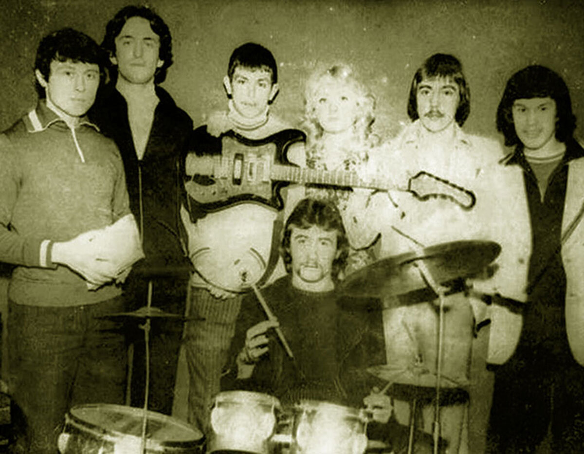 Самодеятельный музыкальный коллектив "Слепые" из Курского музучилища для слабовидящих.