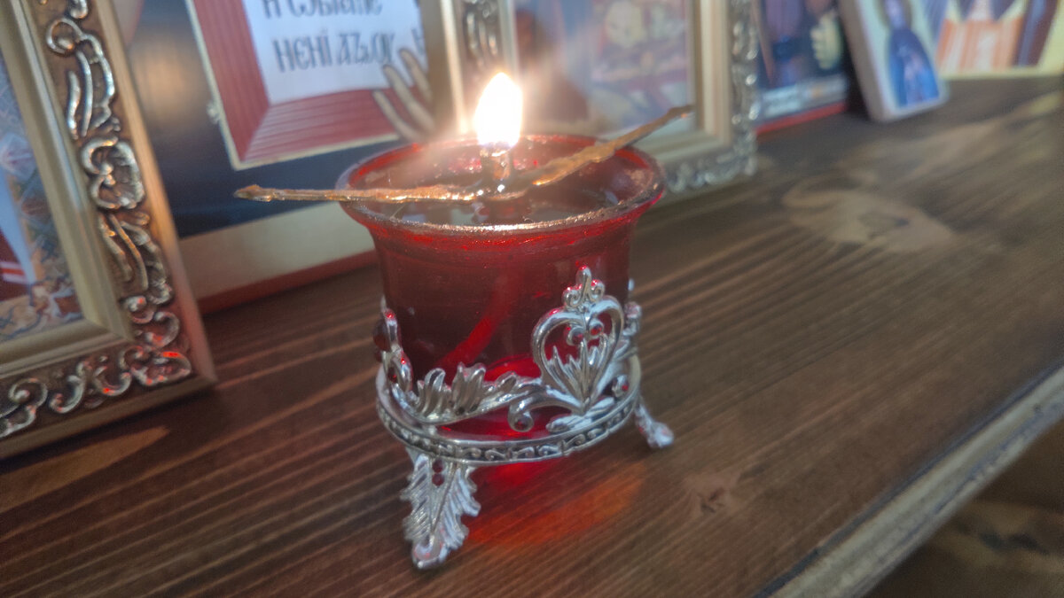 Русская и сербская лампадки. Различия.
