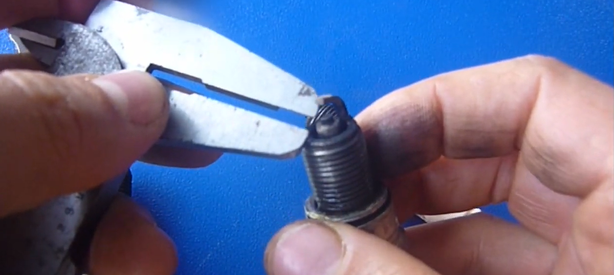 Провели эксперимент. Как будет работать двигатель, если поставить ...