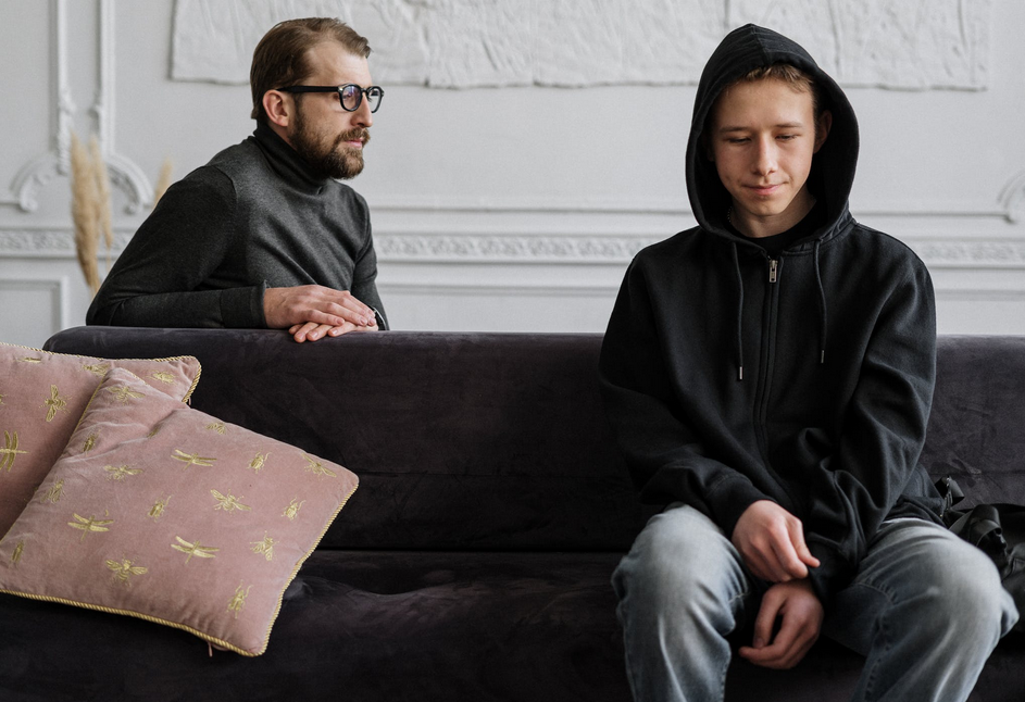 Если ребенок привык перекладывать ответственность на других, то родителям стоит задуматься, нет ли погрешностей в воспитании. Изображение cottonbro с сайта Pexels, используется бесплатно по лицензии Creative Commons