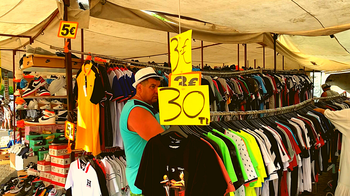 Вещевой рынок Алании.