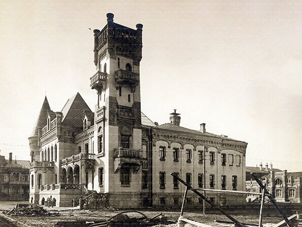 Особняк Никиты Андреевича Понизовкина при Волжском химическом заводе (д.Гузицыно Даниловского уезда Ярославской губернии, ныне - пос. Красный Профинтерн)