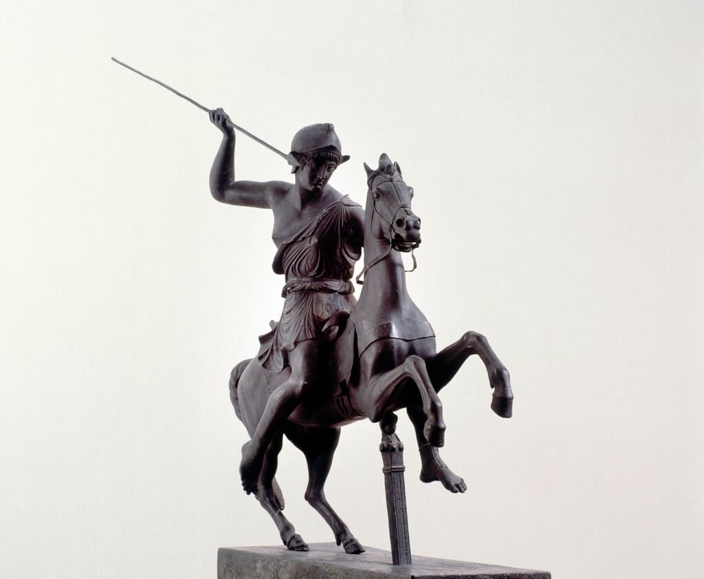 Амазонка. Римская копия с греческого оригинала III в. до н.э. Археологический музей в Неаполе.