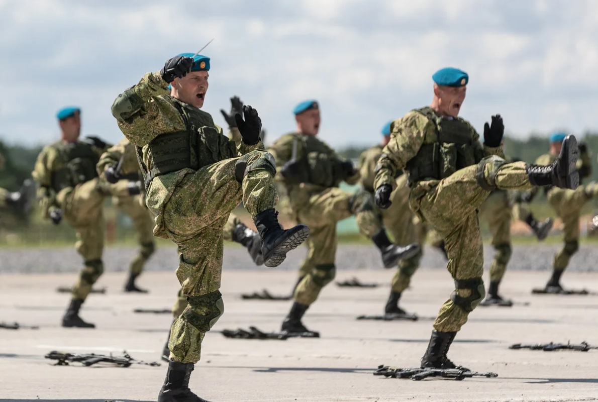 Сила учения. Воздушно-десантные войска (ВДВ). 76-Я Гвардейская десантно-штурмовая дивизия. Воздушно-десантные войска Псков. ВДВ войска войска России.