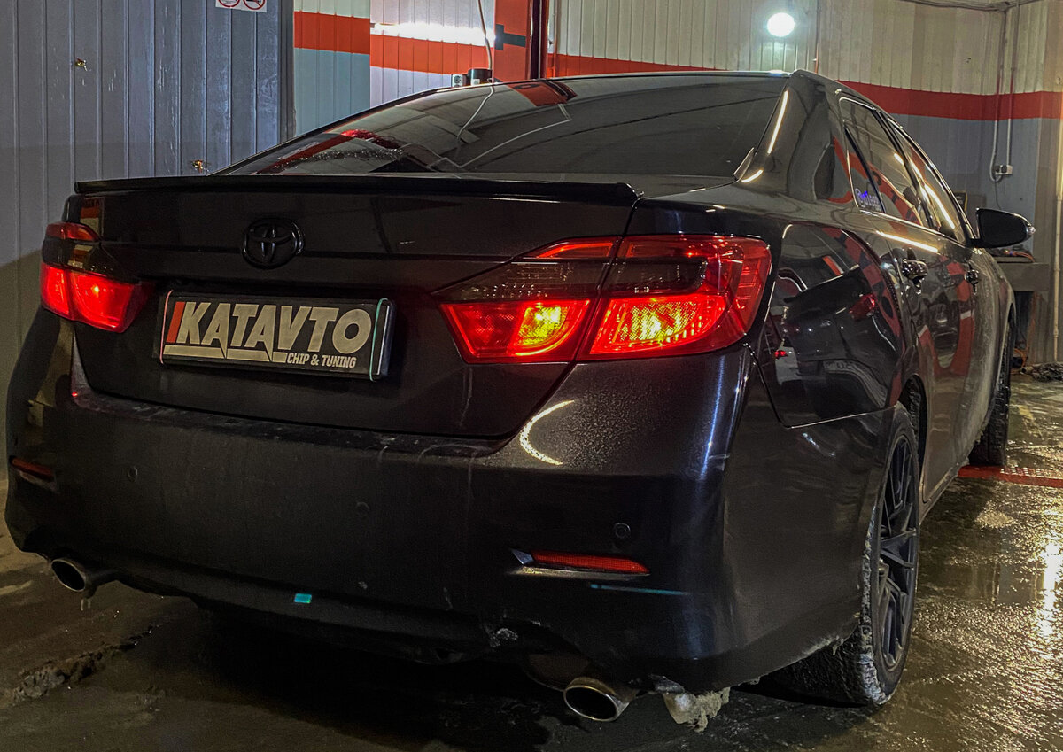 Главная особенность 2GR-FE, как написали мы ранее это дефорсирование двигателя под налоговое законодательство в РФ, по этому мы имеем 249 л.с. в стоковом исполнении, хотя для других рынков данный двигатель идет 280 л.с., от фактических 280 л.с. и будет рассчитываться Stage 1, ведь атмосферники поддаются минимальному приросту в 99% случаев от 5 до 10%. Стоковые показатели:
249 л.с.
346 Нм