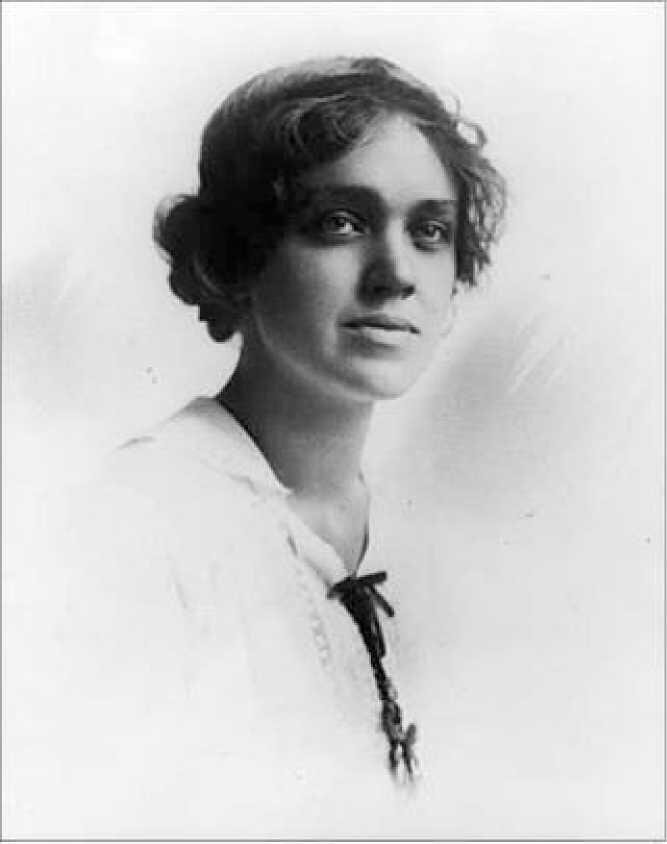 Агнес Смедли***