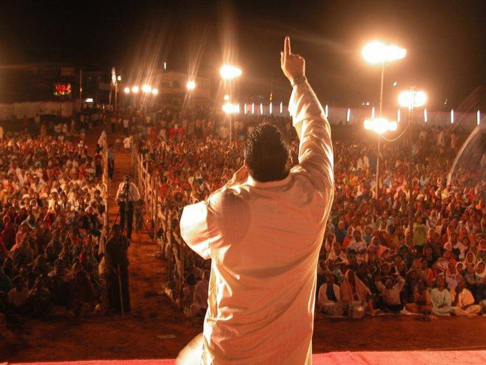 Секта какая-то. Картинка взята из открытых источников.