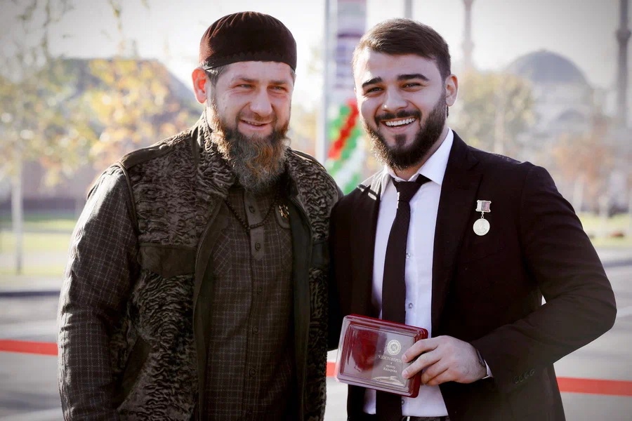 Хамзат Кадыров - племянник КРА, что после смерти воспитан был по чеченской традиции в доме дяди
