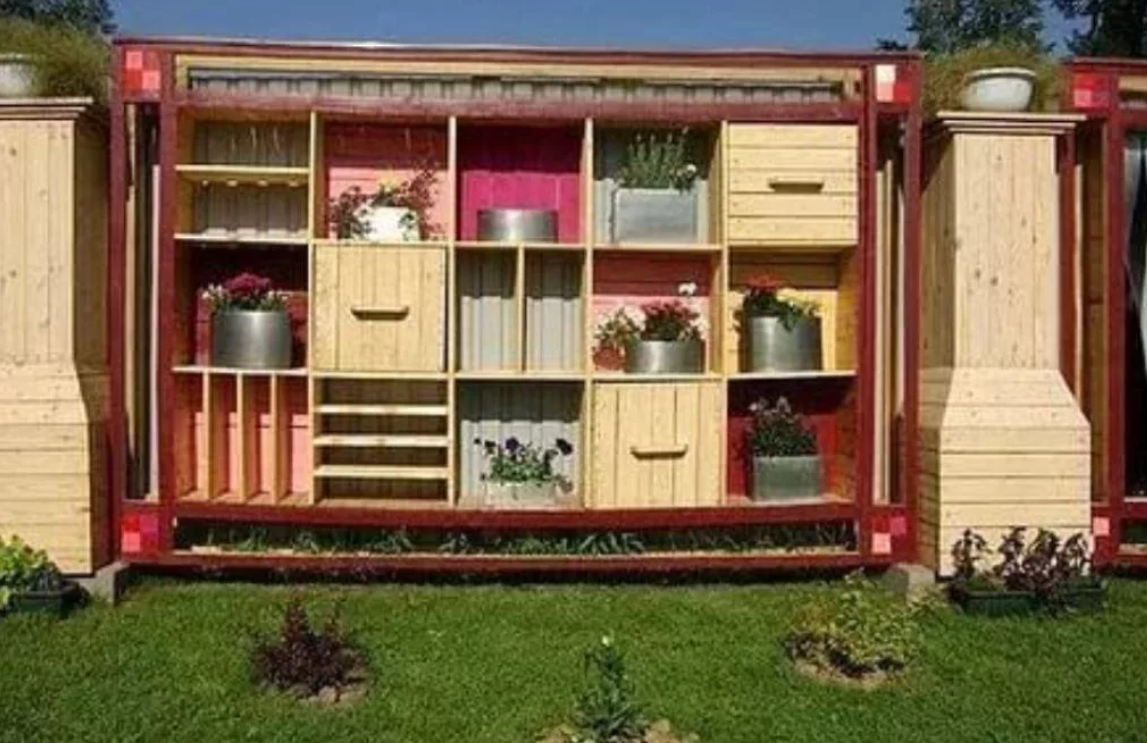 Стенка для дачи купить. Садовый шкаф. Интересные идеи для дачи. Шкаф садовый деревянный. Шкафчики на дачу.