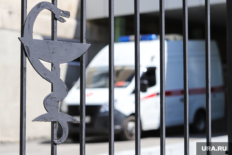    Соседи считают, что мужчине отказали в госпитализации