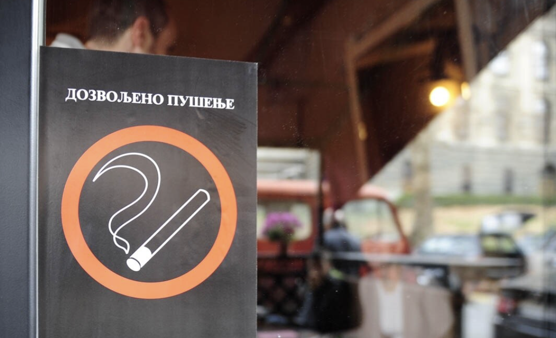 смешные объявления запрещено. молиться запрещено. водителя руками не трогать. почитание икон это идолопоклонство. православие и ислам георгий максимов.