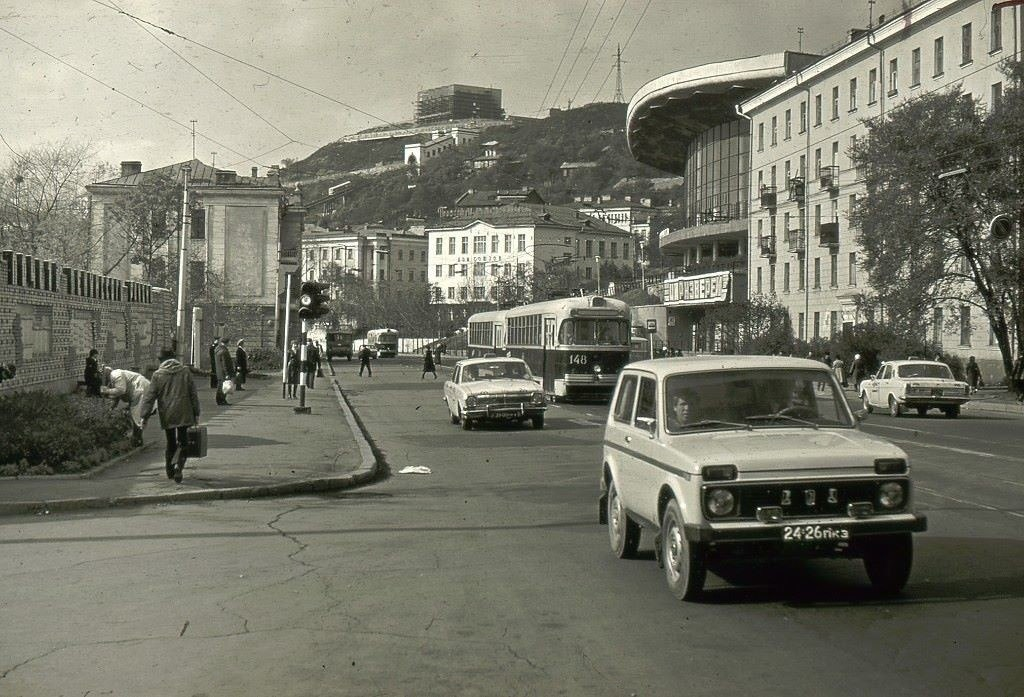 Владивосток советское время. Владивосток СССР. Владивосток 1981 года. Владивосток ул русская СССР. Владивосток 1985.