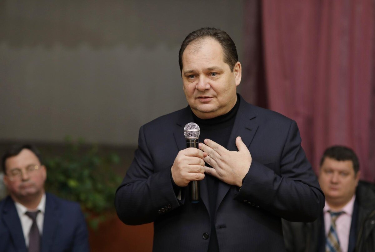 eao.ru Губернатор ЕАО Ростислав Гольдштейн решил, что у него маленькая зарплата 