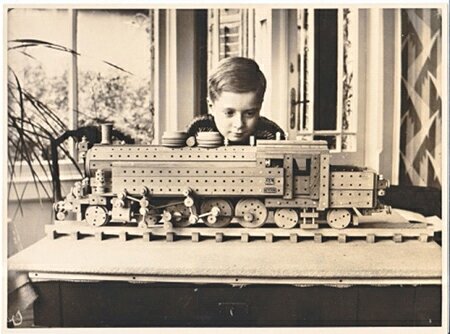 Паровоз, собранный из набора Matador 1930-х годов