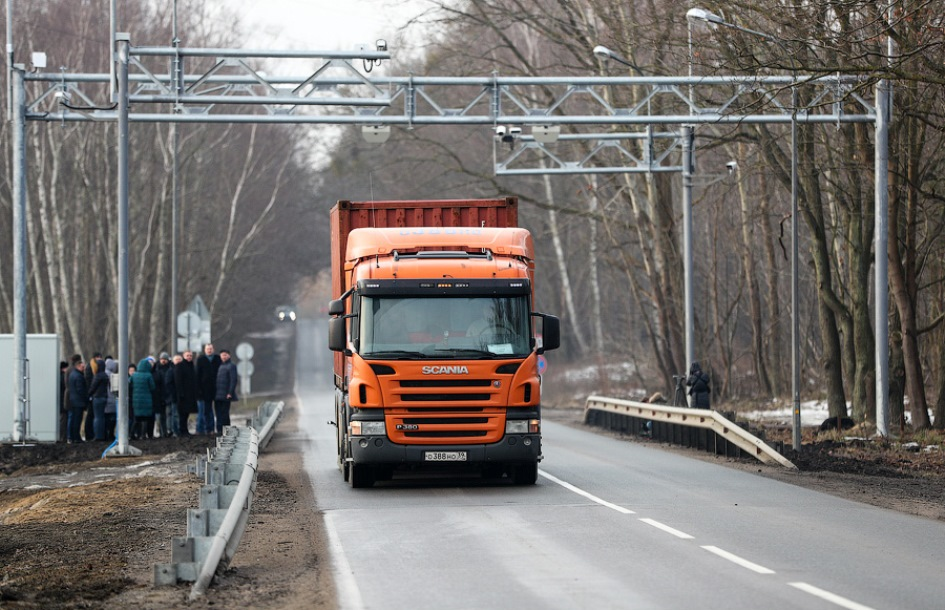 Автоматический пункт весогабаритного контроля транспортных средств. Автоматический пункт весогабаритного контроля (рамки). Весовая для грузовиков. Весовая рамка для грузовиков.