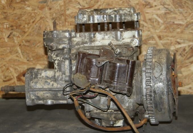 Вот из этого двигателя от мотопомпы "Свияга-М"  >>>