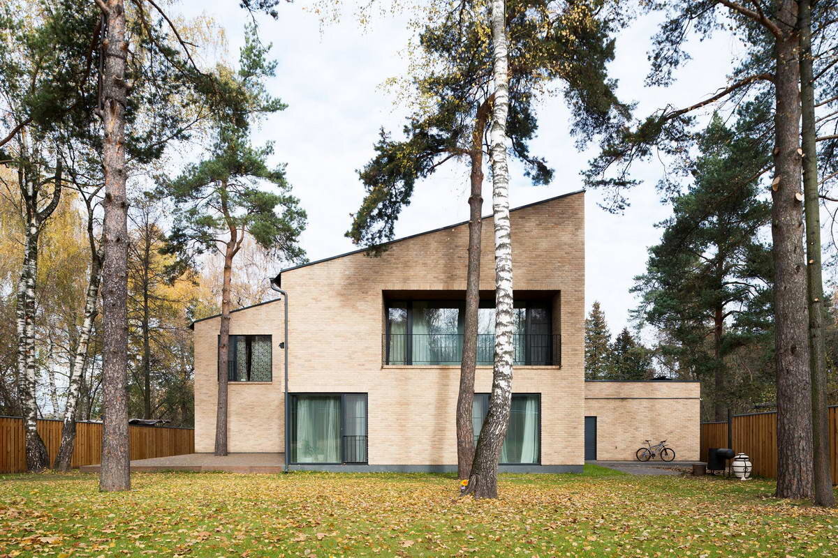 Вилла в Расторгуево (Villa Rastorguevo) от ООО «Гикало Купцов Архитекторы». Фото: Илья Иванов