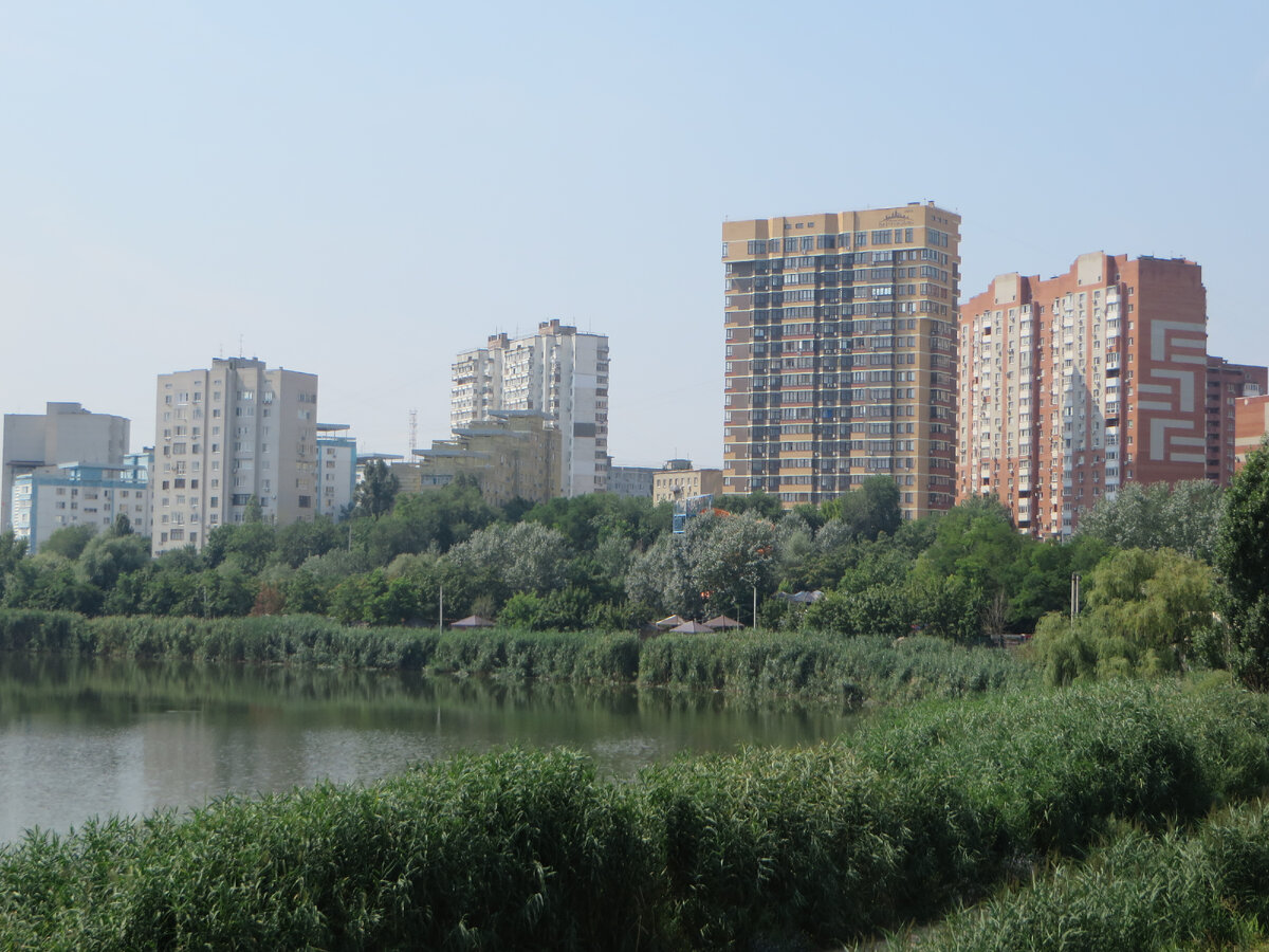 Один из любимых моих районов Ростова. Этот город очень разный.