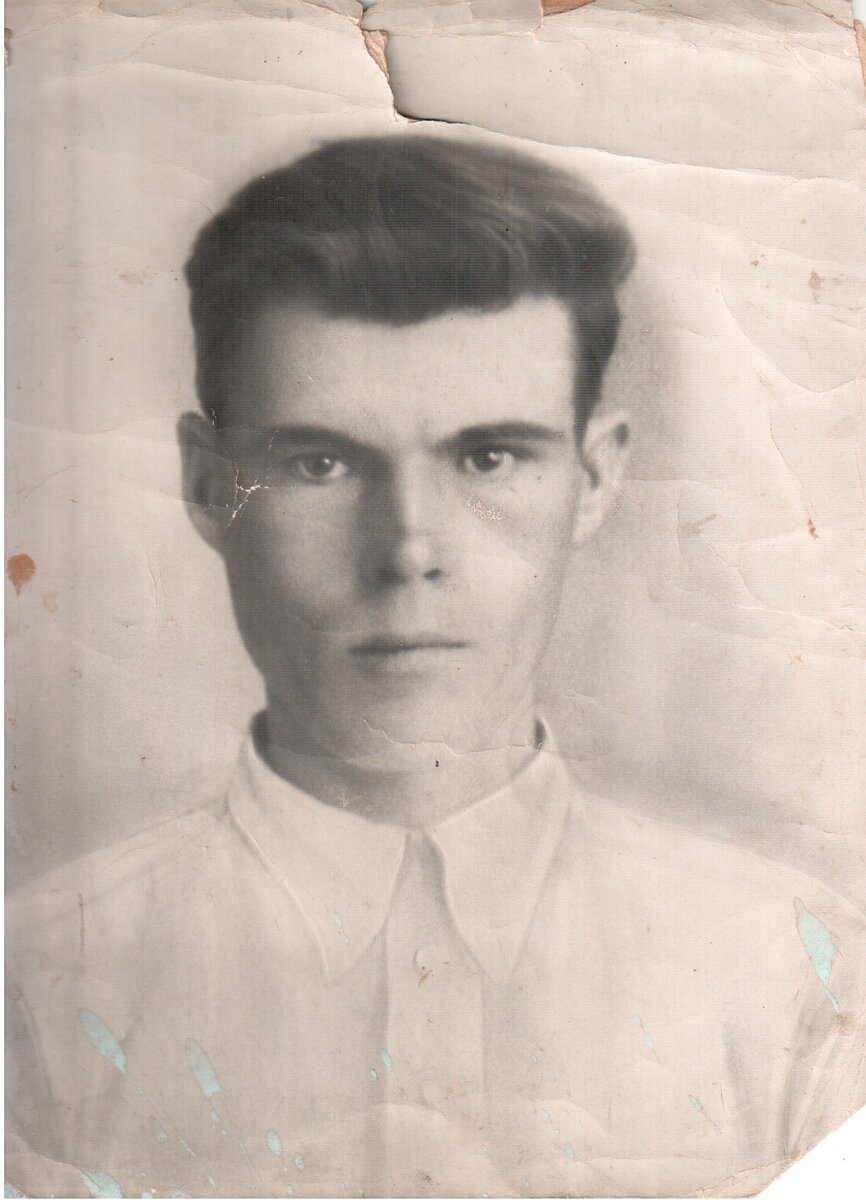 Отец в молодости