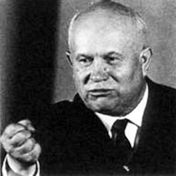 Хрущёв - проводил массовые репрессии на Украине, загубил сельское хозяйство, провёл денежную диверсию. Проводил в управленцы троцкистов-нацистов и отдал Украине Крым, подчинив им флот, промышленность.