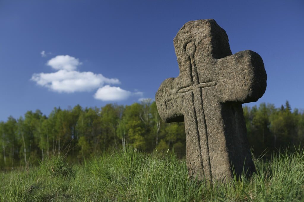 Крепостная гора ставрополь крест. Г кресты. Монумент крест в ставрополе. Слободка липецкая область поклонный крес. Ставрополь крест на крепостной горе.