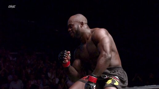 Наказал за САМОУВЕРЕННОСТЬ 😬 Manhoef vs. Kawamura