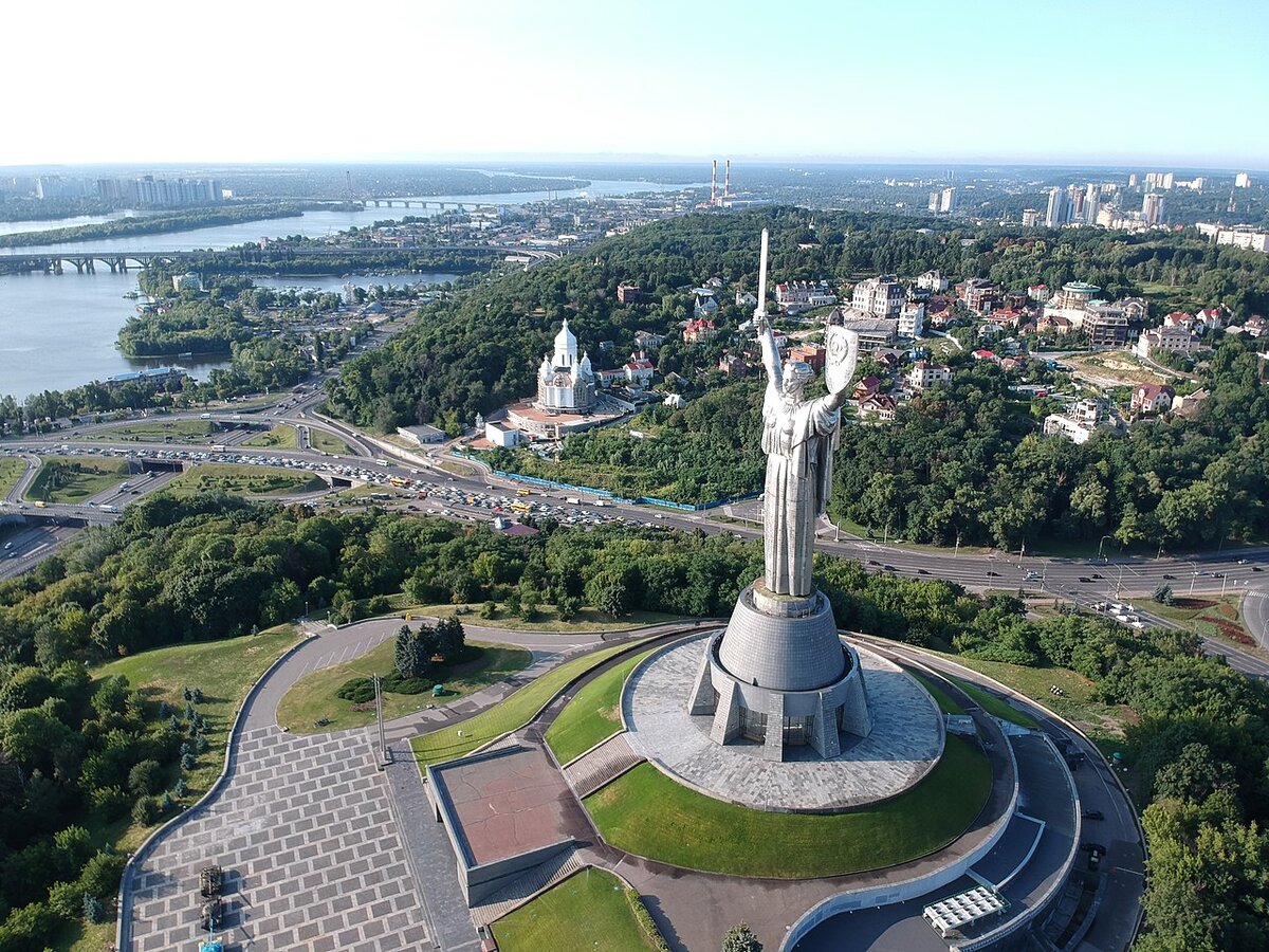 Родина мать на украине фото