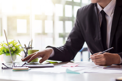    Работа с документами © Adobe Stock