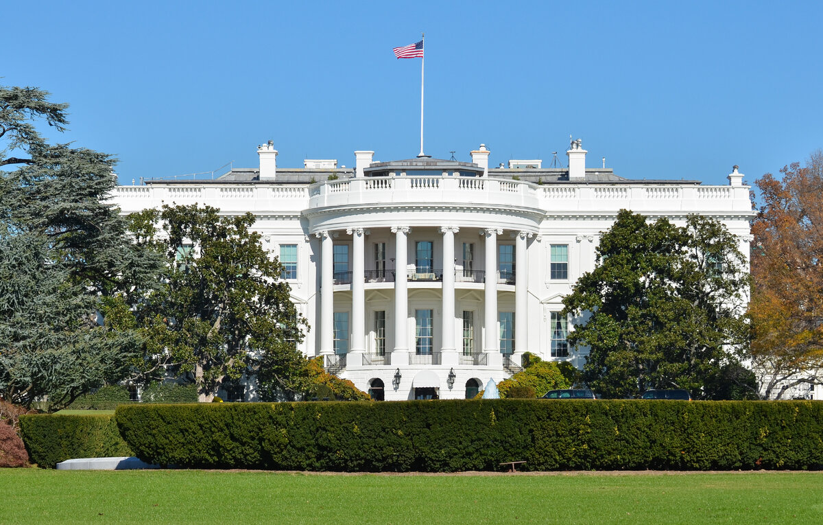    Белый дом  Orhan Cam/Shutterstock/FOTODOM