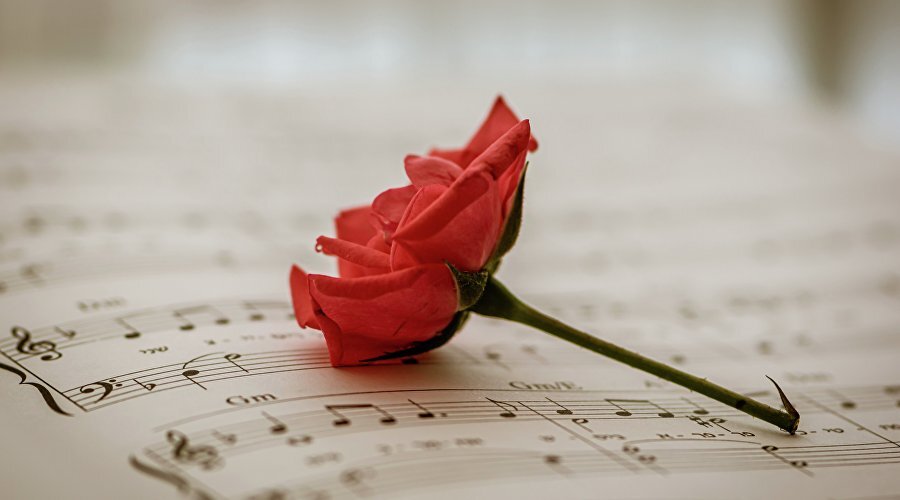 Ноты и роза // Фото: Pixabay / Ri_Ya 
