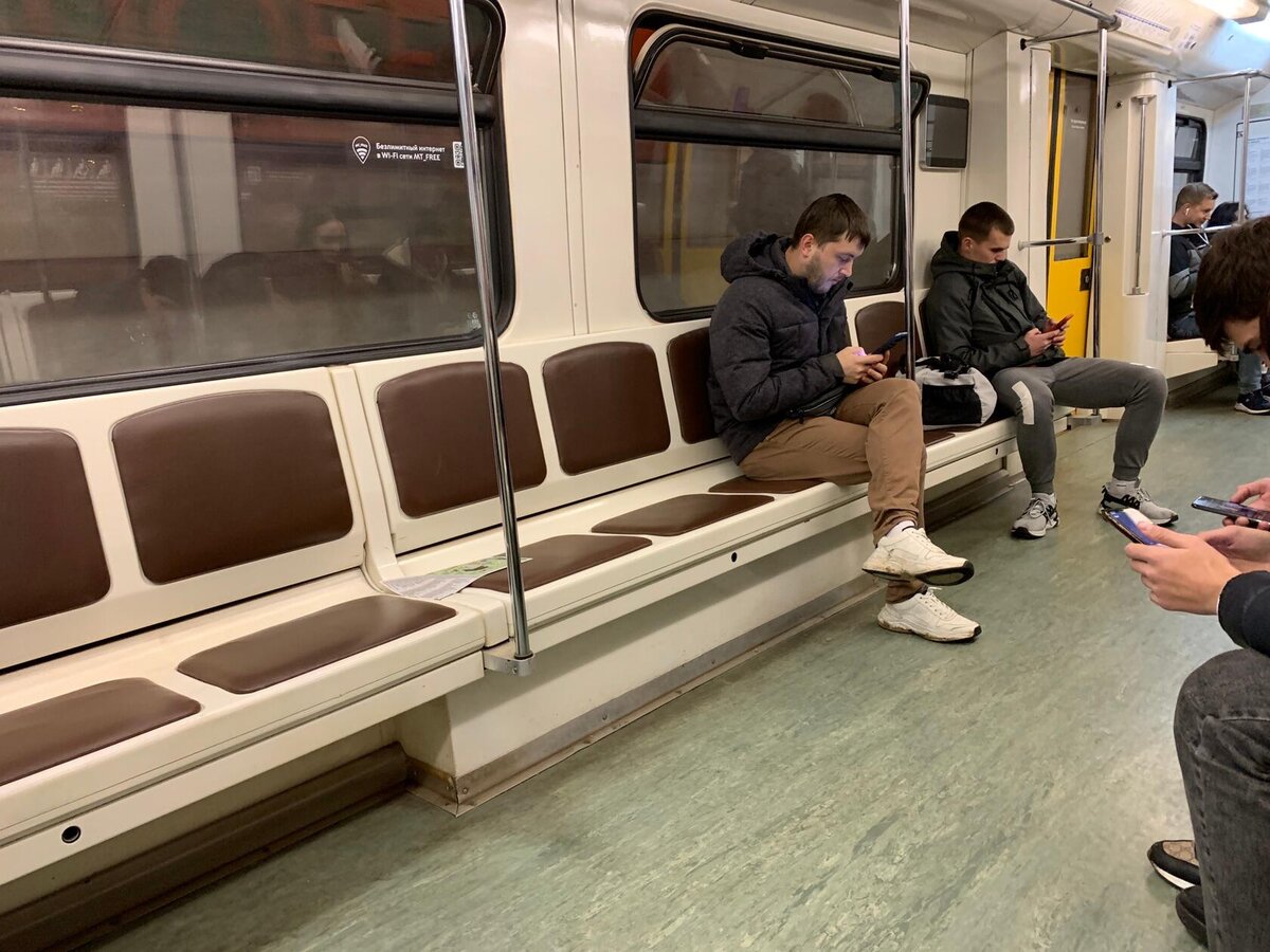 СЕГОДНЯ В МЕТРО
