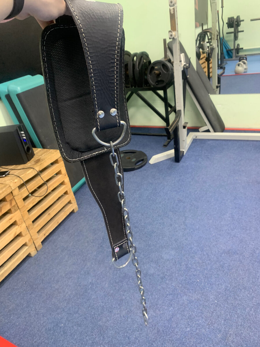 Со временем можете надевать пояс и вешать на себя дополнительный вес для создания большей нагрузки 