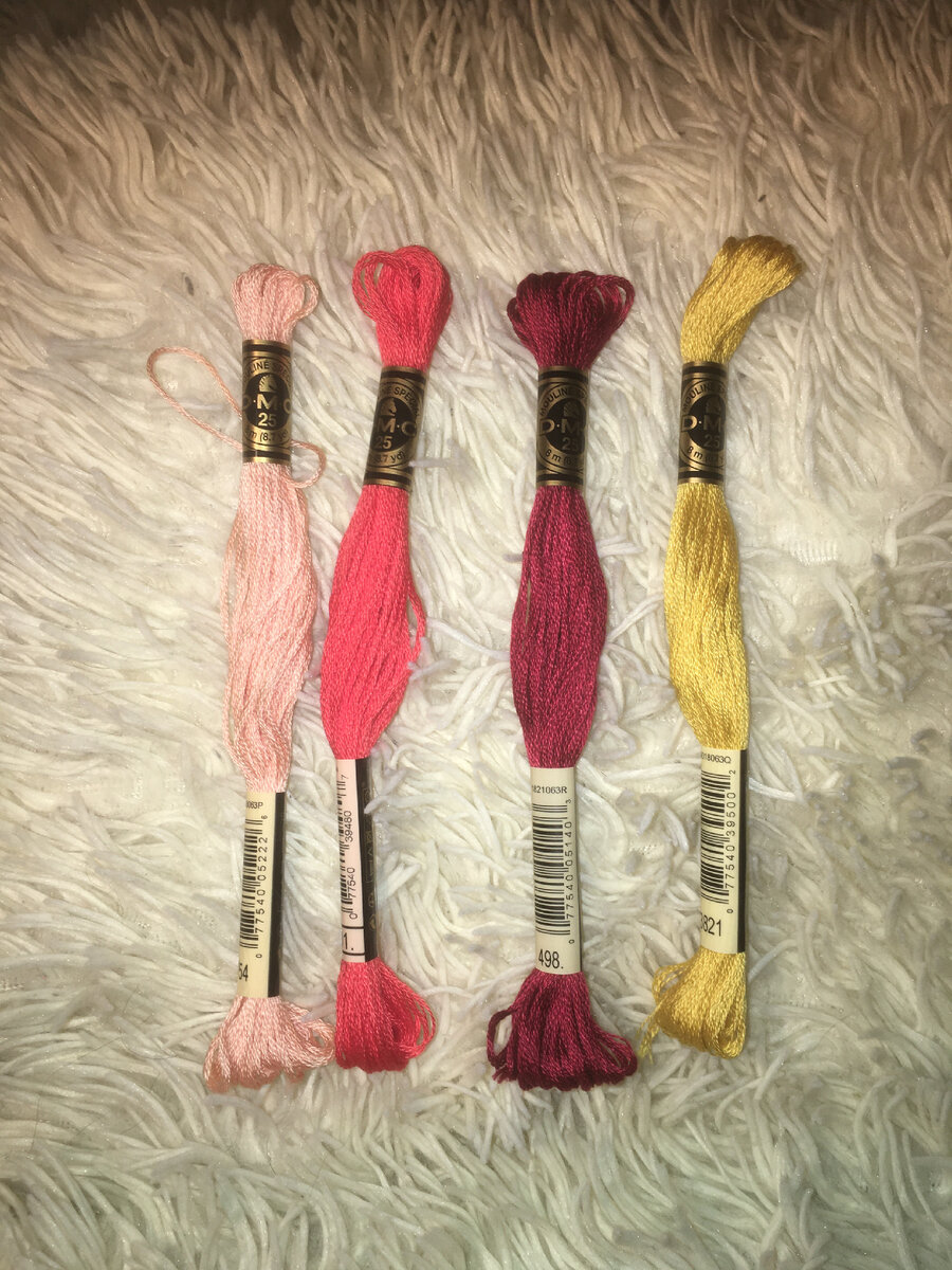 Пятый моточек покупала отдельно, металлик заказала, но еще жду