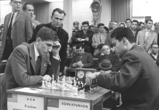 Шахматной олимпиаде в Лейпциге. Роберт Фишер – Михаил Таль. 1960 год