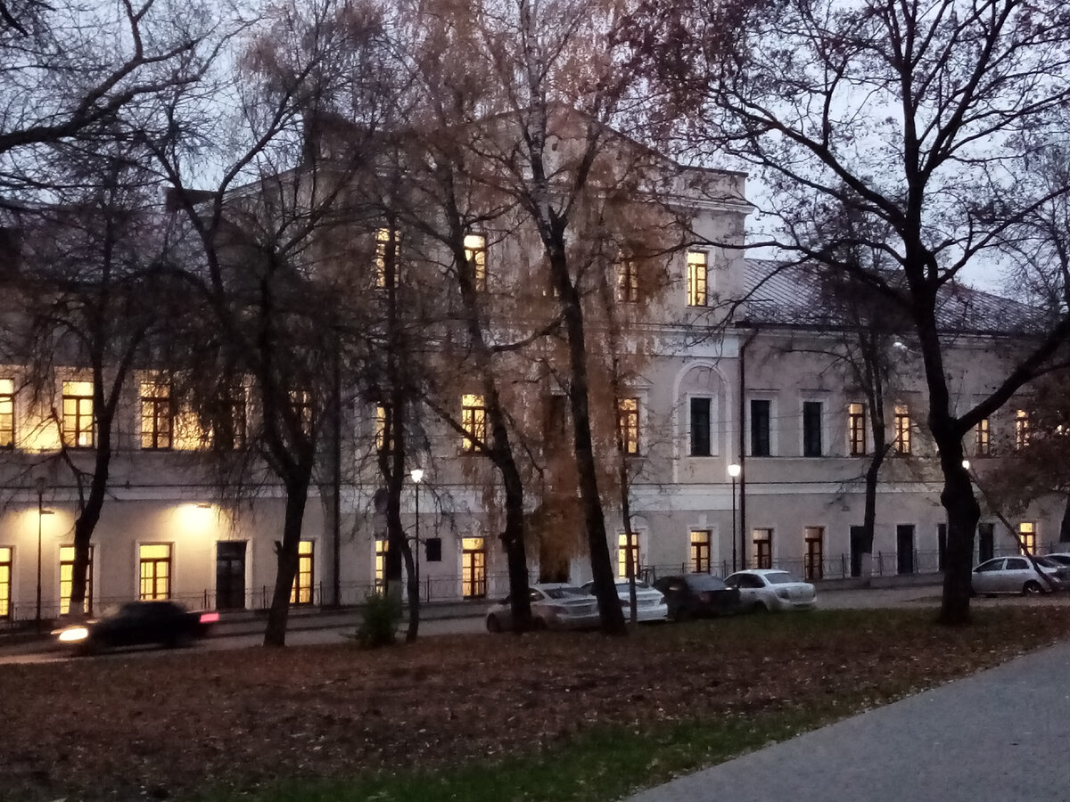 Железнодорожный районный суд г. Пензы. Фото автора от 07.11.2022 года