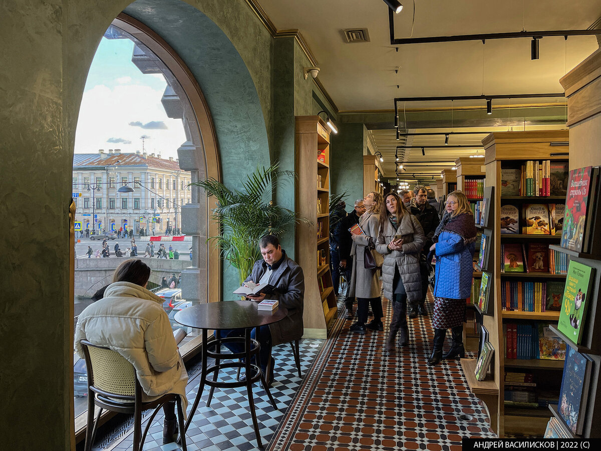 В Петербурге открыли обновлённый Дом Книги. Что новенького внутри? |  Путешествия и всего по чуть-чуть | Дзен