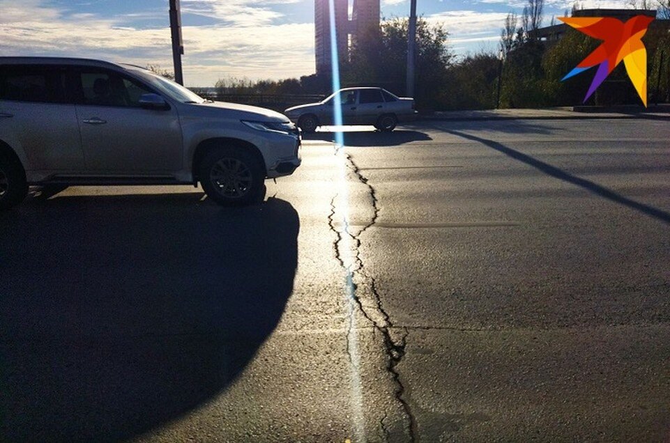     Огромная трещина на Астраханском мосту. Юлия Данильченко