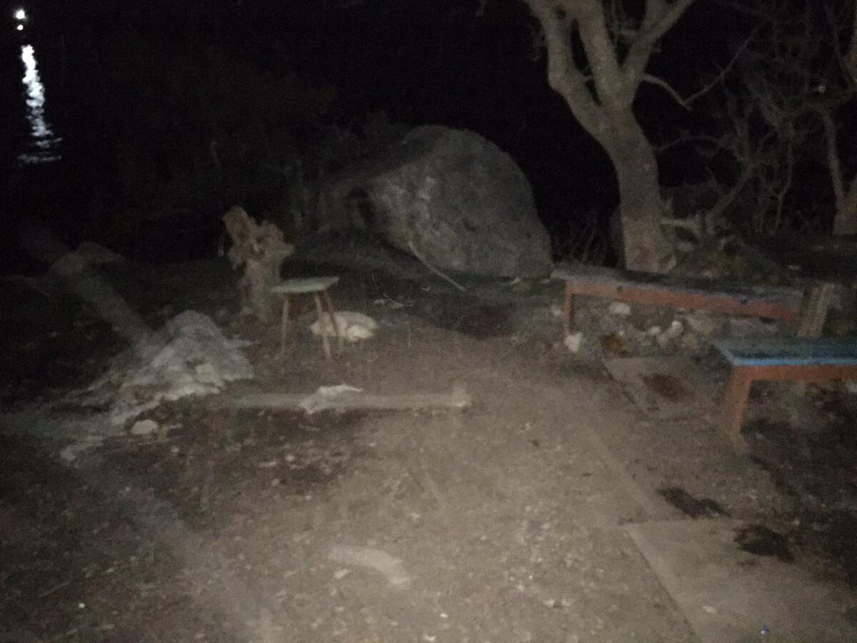 Все что оставили от моего лагеря ёрники в марте 2021г.