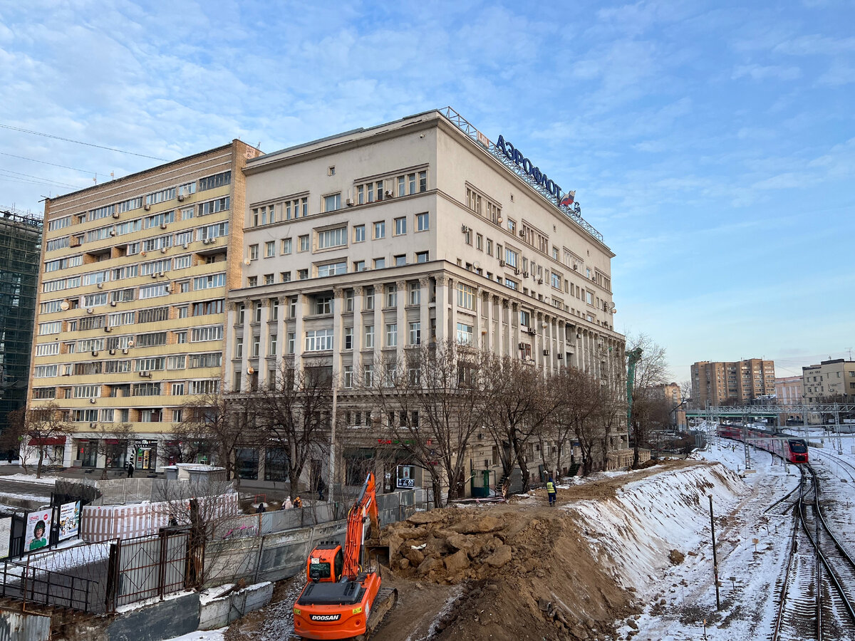 До ленинградского. Дом в Москве