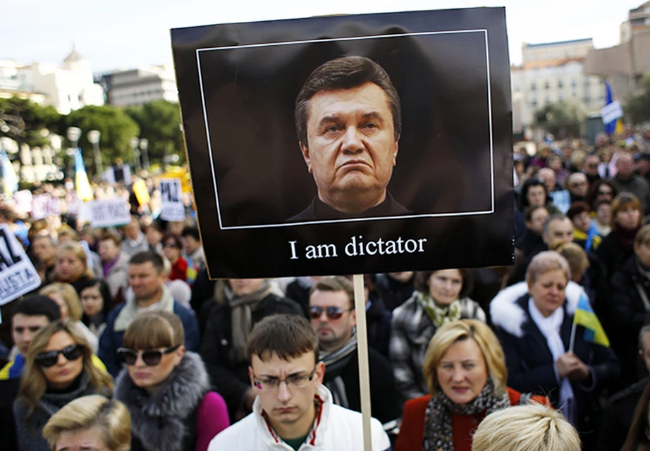 Майдан кто был президентом. Янукович диктатор. Евромайдан 2014 Янукович. Янукович 2014 Майдан. Фото Януковича на Майдане 2014 на Украине.