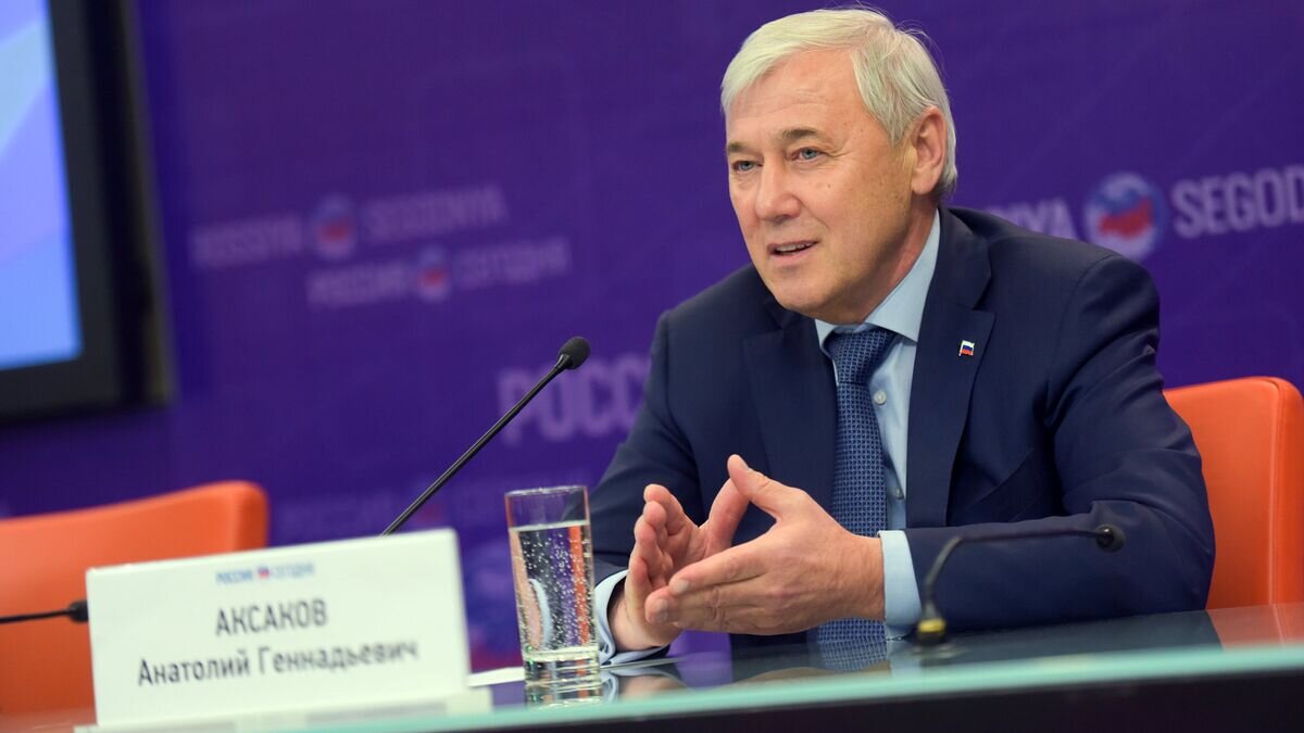    Президент Ассоциации региональных банков России, председатель Комитета Государственной Думы РФ по экономической политике, инновационному развитию и предпринимательству Анатолий Аксаков© РИА Новости / Владимир Трефилов