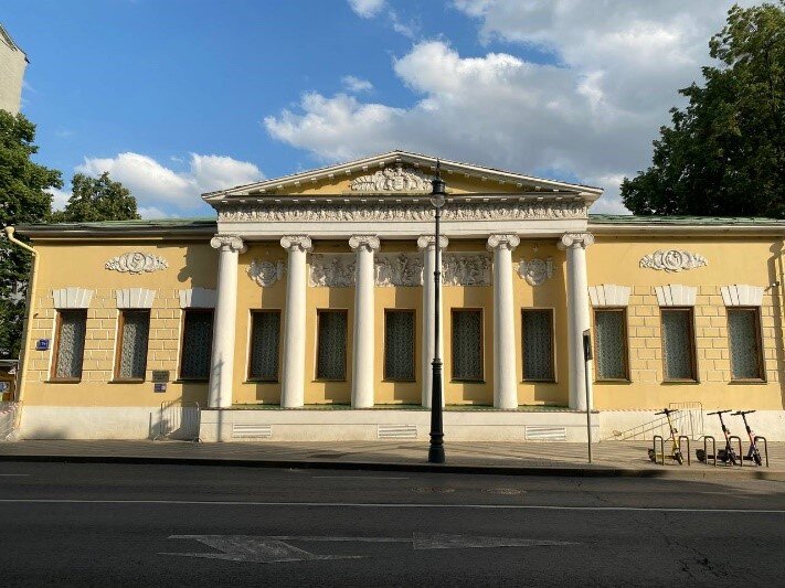 Главная усадьба Лопухиных на Пречистенке. Улица Пречистенка, дом 11/8