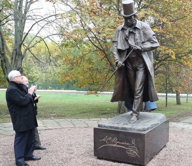 Открытие памятника Пушкину во внутреннем дворе МГИМО 13 октября 2022