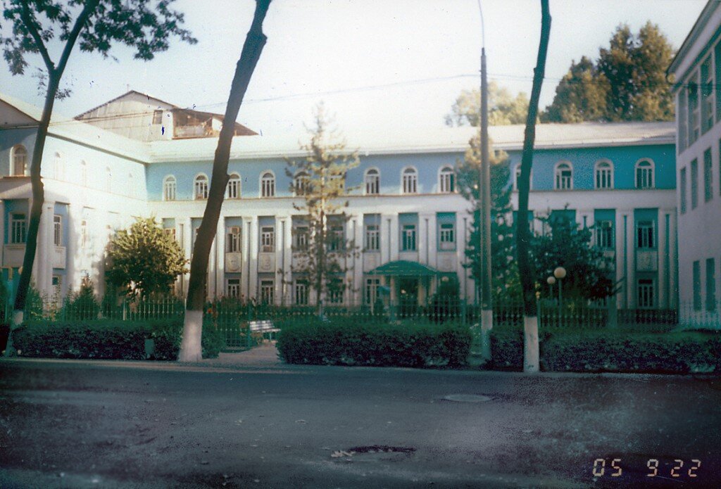 Здание Ташкентского театрально-художественного института (ТТХИ) им А. Островского в начале 70-х гг.  Фото: Housing News