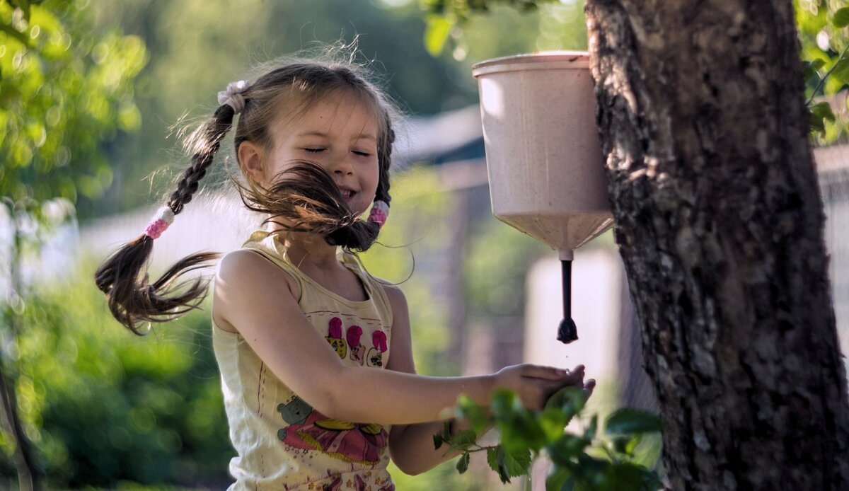 Современный рукомойник предпочитают делать из пластика. Фото из открытого доступа в Интернете.