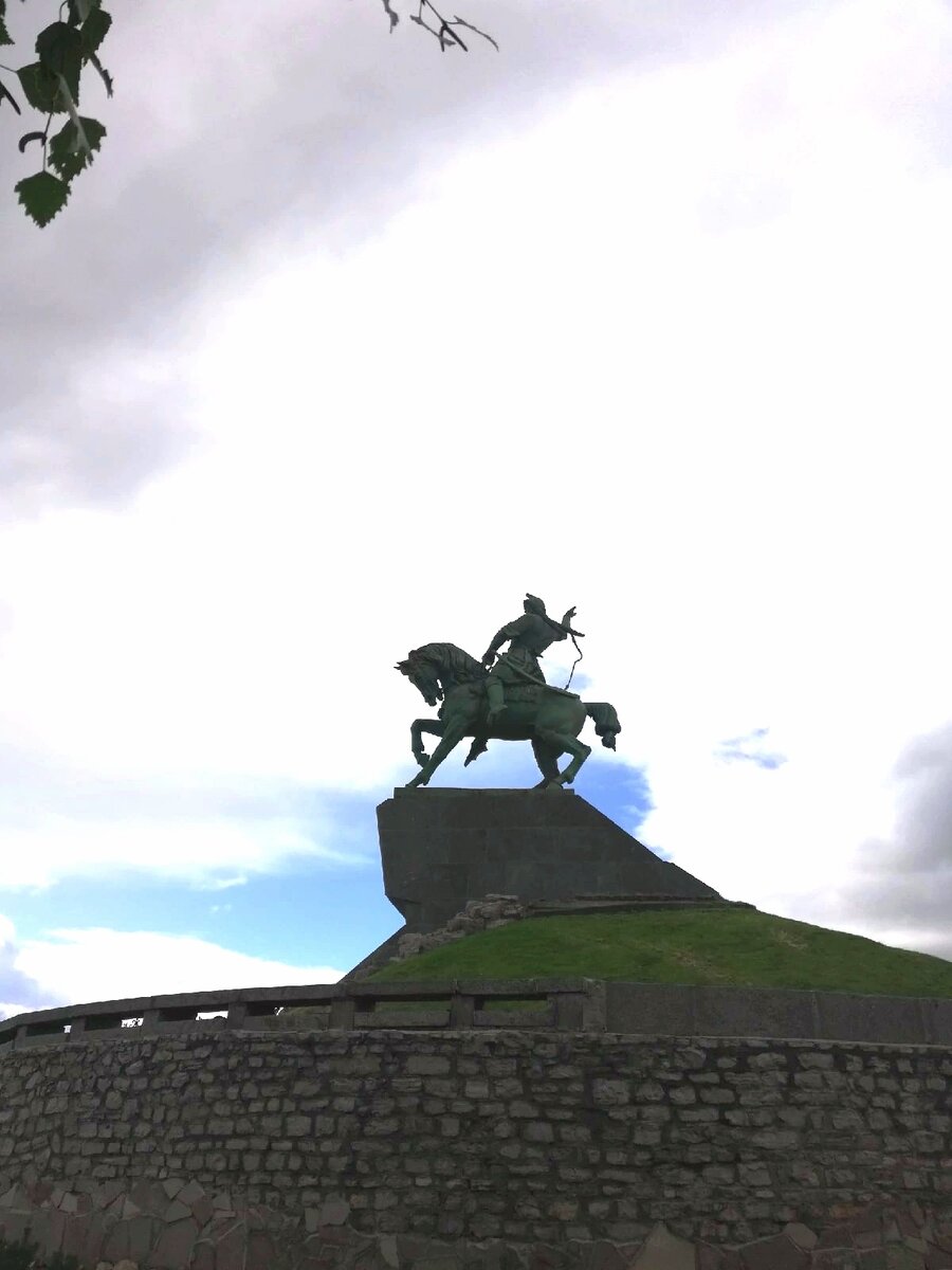 Памятник Салавату Юлаеву