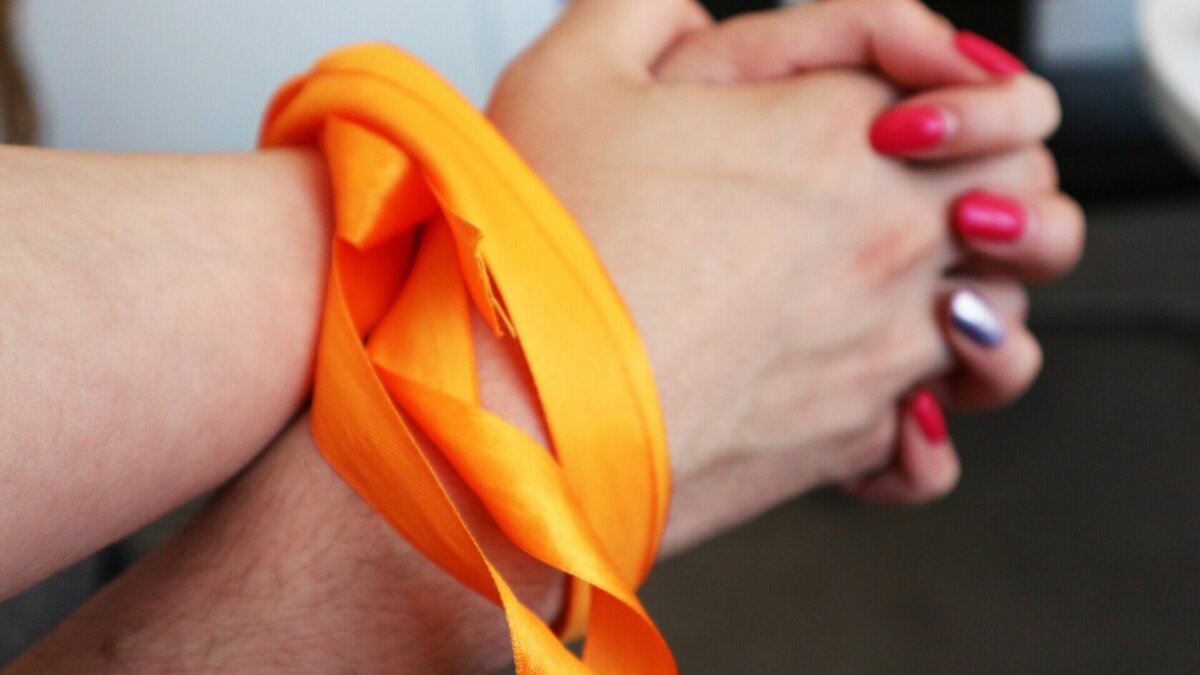     Омская полиция задержала 40-летнего омича, который украл автомобиль, технику и украшения у омички с сайта знакомств. Мужчину будут судить по уголовным статьям.