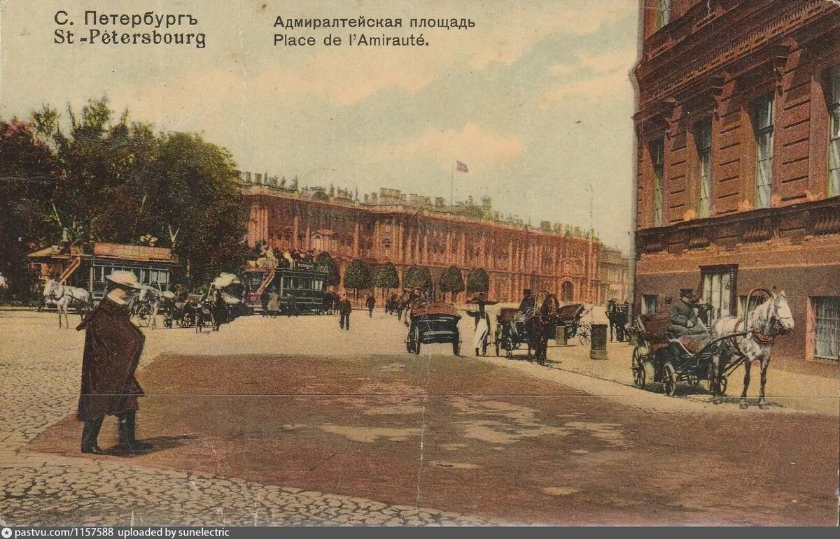 В начале Невского проспекта