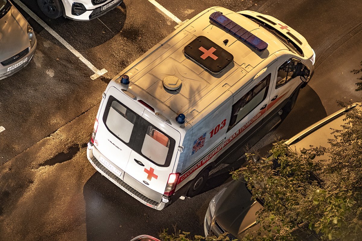    В Новосибирске 17-летний парень погиб при падении из окна дома на Военной