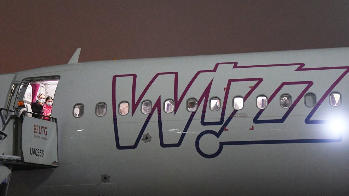    Встреча первого рейса авиакомпании Wizz Air Abu Dhabi в аэропорту Внуково© РИА Новости . Кирилл Каллиников
